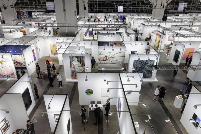 展会快讯 影视叙事、艺术传播——2025香港巴塞尔艺术展完美收官！(图2)