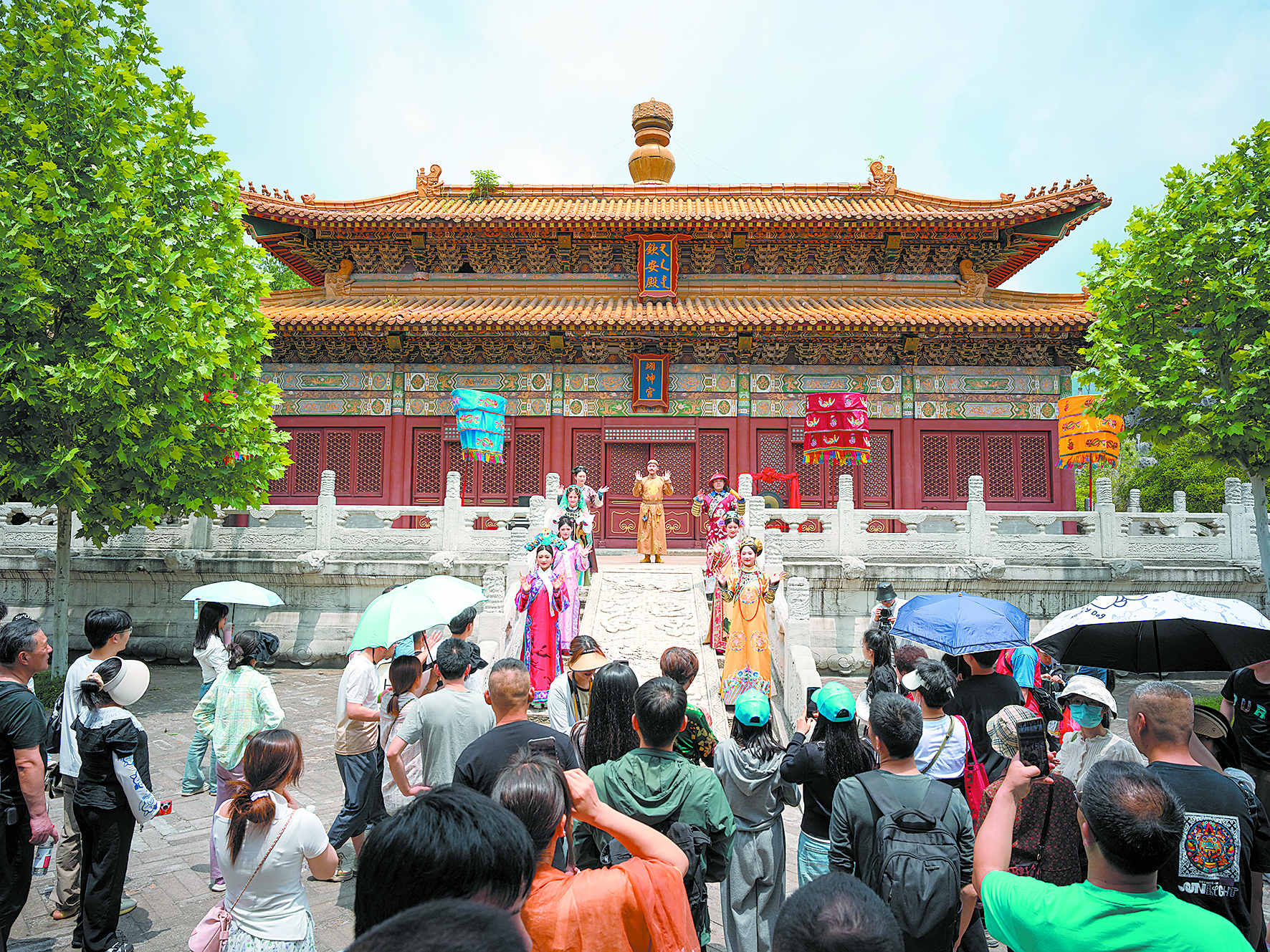 左手扒新剧同款景 右手追综艺名场面 横店解锁影视文旅新玩法(图3)