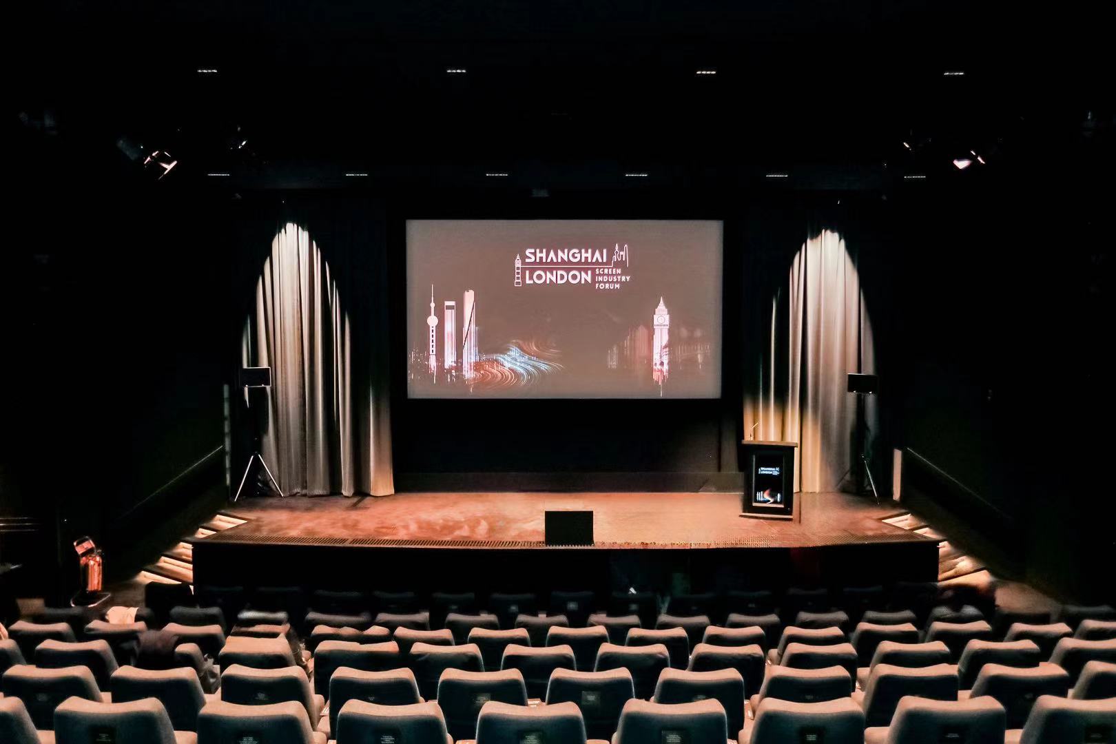 爱奇艺出品犯罪动作电影《捕风追影》定档8月16日上映 成龙梁家辉两大阵营开启警匪对决(图1)