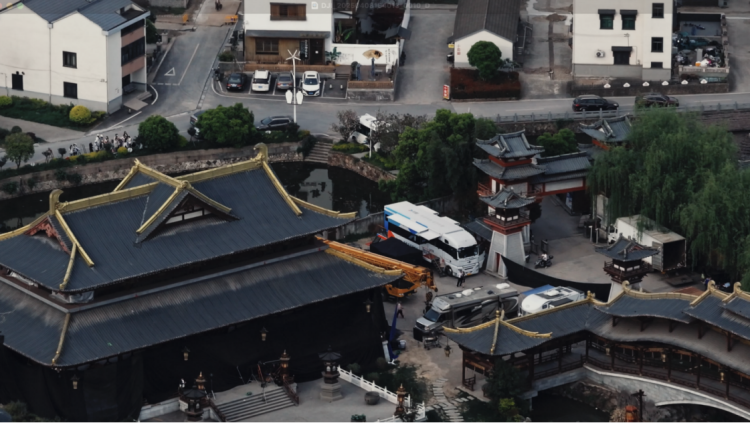 豹款影视制作车获电影金数字荣誉解决剧组外景拍摄难题(图2)